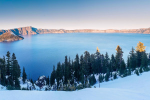 LOL手游选手跨界合作,电竞明星也能玩转时尚!